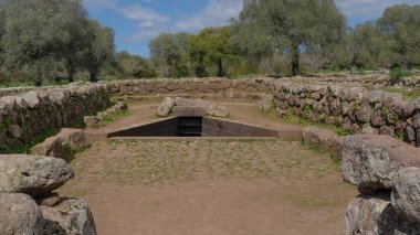 Santa Cristina 'nın Kutsal Kuyusu - Sardunya - Nuragic Sacred Wells