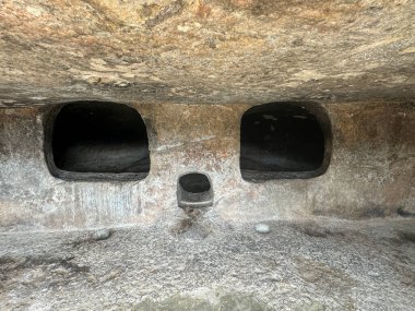 Montessu 'dan Domus de Janas Villaperuccio Güney Sardunya' nın anaokulu ve nurajik nekropolü