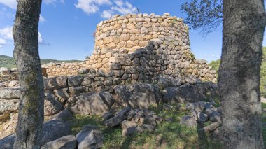 Nuraghe La Prisgiona Arkeolojik Alanı - arzachena - Kuzey Sardunya