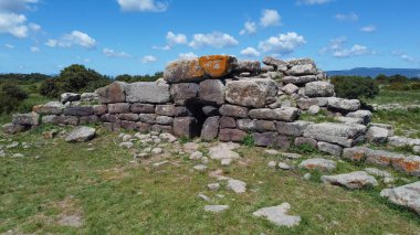 Sardunya 'nın merkezindeki Giara di Siddi' deki Giara Somu de Sorcu 'nun mezarı.