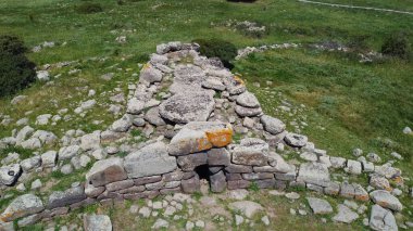 Sardunya 'nın merkezindeki Giara di Siddi' deki Giara Somu de Sorcu 'nun mezarı.