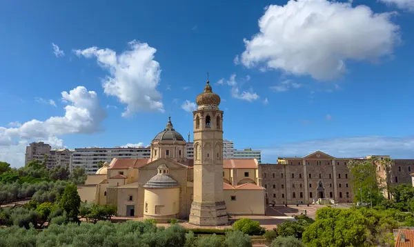 Oristano şehrinin merkezindeki Santa Maria Assunta Katedrali