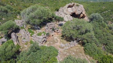 Dev Barrancu Mannu Santadi Güney Sardunya 'nın mezarı