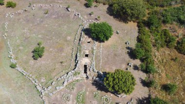 Sardunya 'nın merkezindeki Gonnosfanadiga' daki Nuragic devleri San Cosimo 'nun mezarı.