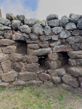 Nuraghe losa, sitenin ayrıntıları ve nuragic kompleksi.