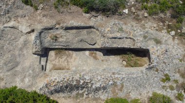 Cabras 'ın merkezindeki Sardunya' da Nuragic Devleri 'nin mezarı.