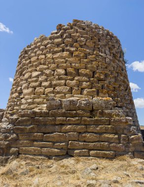 Nuraghe Piscu, Suelli, bir koni kulesinden oluşur ve dünyanın en güzel kreşlerinden biridir.