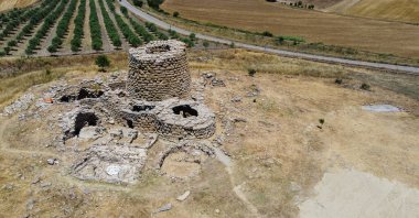 Nuraghe Piscu, Suelli, bir koni kulesinden oluşur ve dünyanın en güzel kreşlerinden biridir.