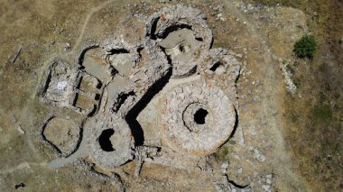 Nuraghe Piscu, Suelli, bir koni kulesinden oluşur ve dünyanın en güzel kreşlerinden biridir.