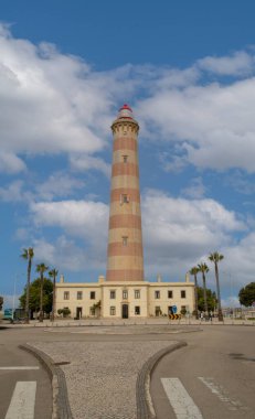 Portekiz, Aveiro sahilindeki deniz feneri de barra de Aveiro feneri.