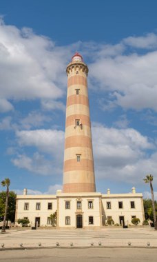 Portekiz, Aveiro sahilindeki deniz feneri de barra de Aveiro feneri.