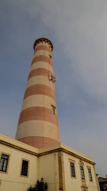 Portekiz, Aveiro sahilindeki deniz feneri de barra de Aveiro feneri.
