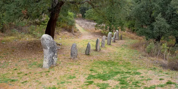 Megalitik menhirler, Biru ve Concas 'ın nurajik köyünde ortaya çıkar.
