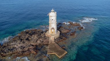 Güney Sardunya 'da Calasetta' da Mangiabarche deniz feneri, hava görüntüleri.