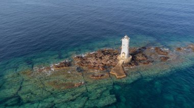 Güney Sardunya 'da Calasetta' da Mangiabarche deniz feneri, hava görüntüleri.