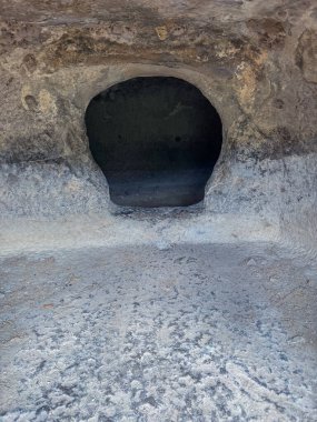 sas Concas 'tan Domus de janas. Oniferi, Sardunya' nın anaokulu.