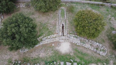 Sardunya 'nın merkezindeki Fonni' deki Madau devlerinin mezarı.
