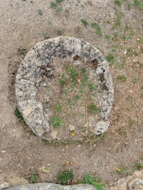 Sardunya 'nın merkezindeki Fonni' deki Madau devlerinin mezarı.
