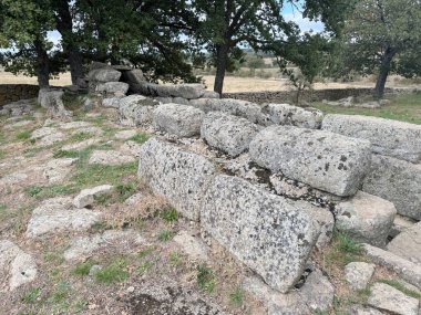 Sardunya 'nın merkezindeki Fonni' deki Madau devlerinin mezarı.