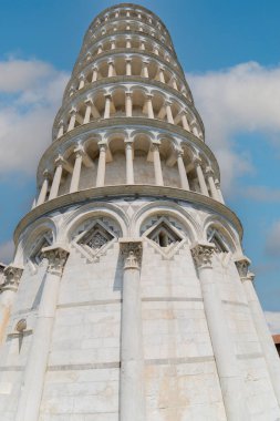 Piazza dei Miracoli ve Piazza del Duomo ve Eğik Pisa Kulesi