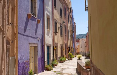 Bosa, Sardinya 'da bir ortaçağ balıkçı köyü.