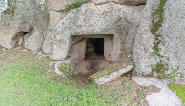 Ludurru 'dan Domus De Janas, Buda, Sardunya