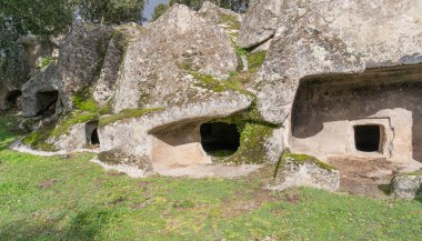 Ludurru 'dan Domus De Janas, Buda, Sardunya