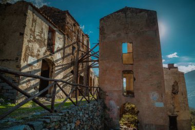 Sardunya 'nın merkezindeki Gairo hayalet kasabasının kalıntıları.
