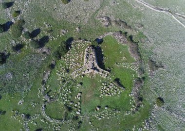 Nuraghe Loelle Nuragic Arkeolojik Sitesi