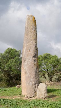 Necropoli di Is Forrus e menhir di Monte Corru Tundu in Villa Sant'Antonio Oristano