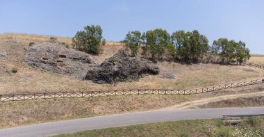 Sardinias Su Corongiu de Fanari bölgesinde antik yastık lav oluşumu Sardinya