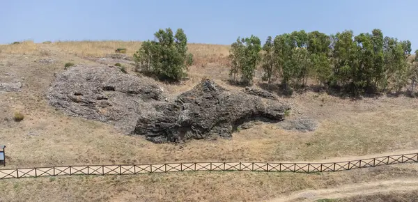 Sardinias Su Corongiu de Fanari bölgesinde eski yastık lav oluşumu