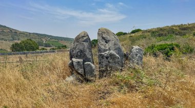 SA Perda Sperrada Sardunya Kırsalında Antik Ayakta Duran Taşlar