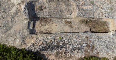 Su Cuccuru Mannu Bölgesi Sardunya 'nın Nuragic Mezarı Hava Görüntüsü