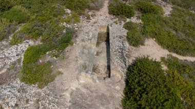 Su Cuccuru Mannu Bölgesi Sardunya 'nın Nuragic Mezarı Hava Görüntüsü