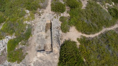 Su Cuccuru Mannu Bölgesi Sardunya 'nın Nuragic Mezarı Hava Görüntüsü