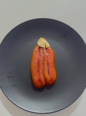 Sardinya 'dan kurumuş kefal yumurtası, Cabras köyünün ikonik lezzeti.