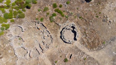 Sardunya 'daki Nuraghe Seruci antik Nuragic kalesinin insansız hava aracı görüntüsü