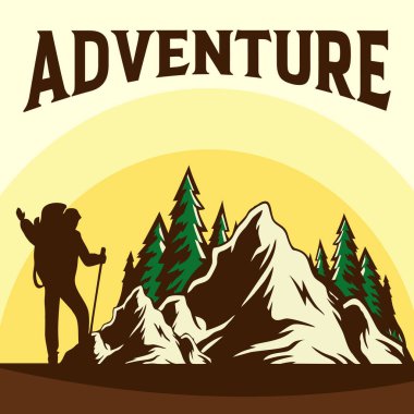 Dağ yürüyüşü yapan turist ormanda güzel doğa ve dağ manzarasının tadını çıkarıyor. Dağlarda kamp yapmak ve seyahat etmek.