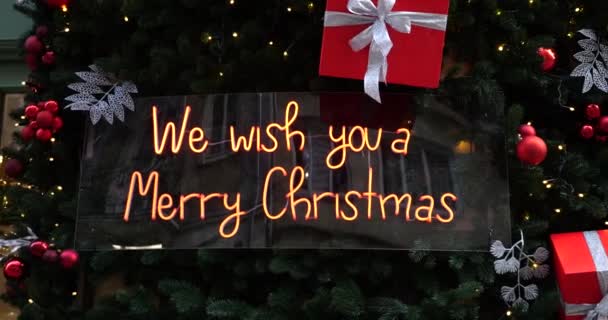 Χριστουγεννιάτικη Διακόσμηση Δρόμου Επιγραφή Σας Ευχόμαστε Καλά Χριστούγεννα — Αρχείο Βίντεο
