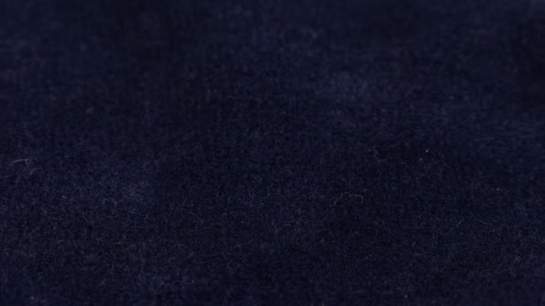 Прозорі Білі Кристали Ювелірних Виробів Камінь Кристал Перли Падають Блакитний — стокове відео