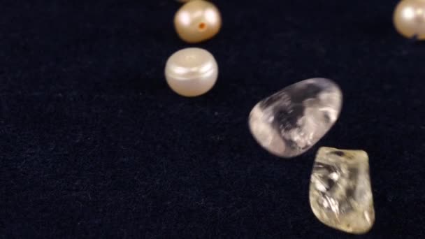 Natural Pearls Quartz Rock Crystal Fall Dark Blue Velvet Slow — Vídeo de stock