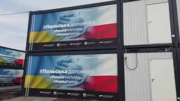 Polské Modulární Domy Pro Uprchlíky Ukrajině — Stock video