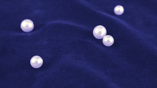 White Pearls Clear Jewelry Crystals Rock Crystal Fall Blue Velvet — Vídeo de stock