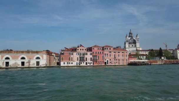 Vue Fenêtre Catamaran Sur Lagune Vénitienne Architecture Venise Italie — Video
