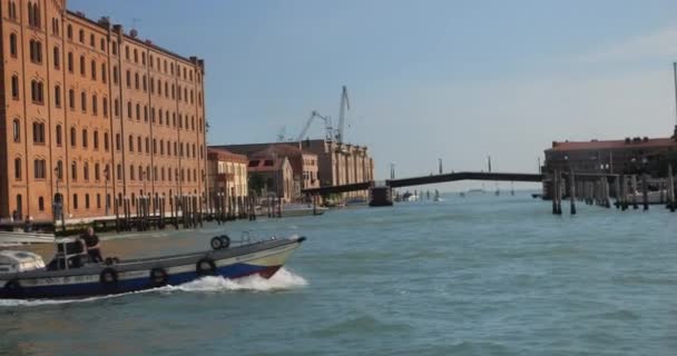 Hilton Molino Stucky Venedik Teki Gemi Tahtasından Görüntü Yelkenli Tekneler — Stok video