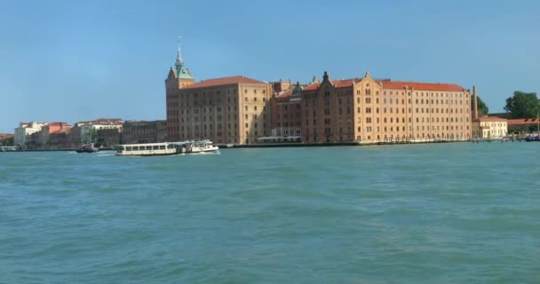 Hilton Molino Stucky Venice Festian Lagoon Vaporetto Венеции Италия — стоковое видео