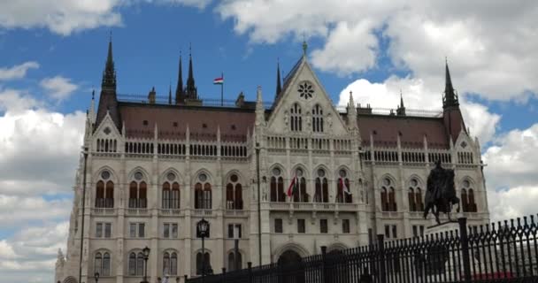 Arquitectura Del Parlamento Húngaro Edificio Estilo Neogótico Budapest Hungría — Vídeo de stock