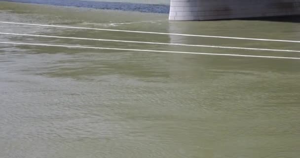 Дунай Міст Свободи Геллерт Гілл Блакитне Небо Білими Хмарами Сонячний — стокове відео