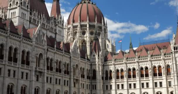 Αρχιτεκτονική Του Ουγγρικού Κτιρίου Του Κοινοβουλίου Νεο Γοτθικό Στυλ Κεντρικό — Αρχείο Βίντεο